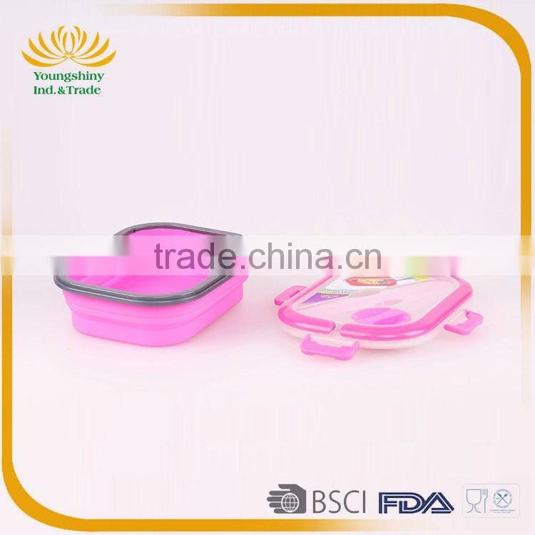 Portative silicone collapsible lunch box with lock