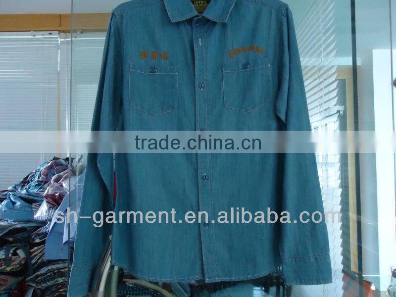 womans blue long sleeve shirt