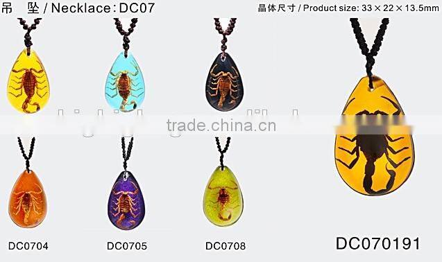 2016 Hot-selling novel gifts resin necklace with real insect