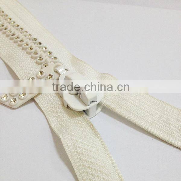 Rhinestone zipper, Metal zipper, Nylon zipper, Plastic rings & sliders manufacturer