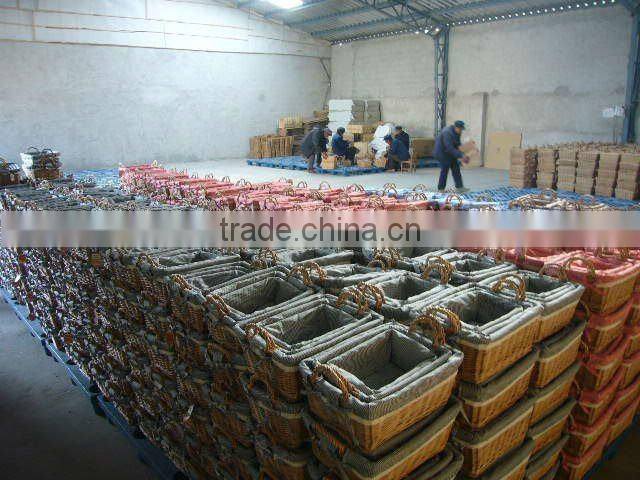 wicker basket with handle