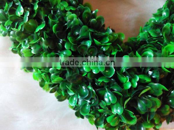 yiwu heart shaped christmas wreath green decorative plastic , faux boxwood heart garland