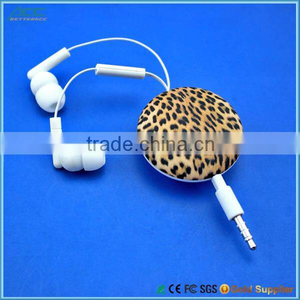 Retractable Custom color Earphone and Super Sound Retractable earphones
