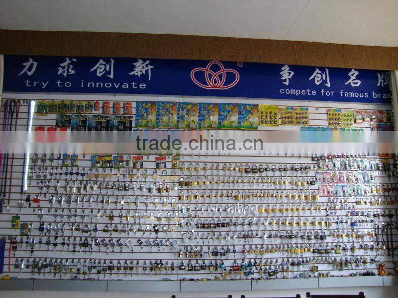 Brass painted iron padlock set