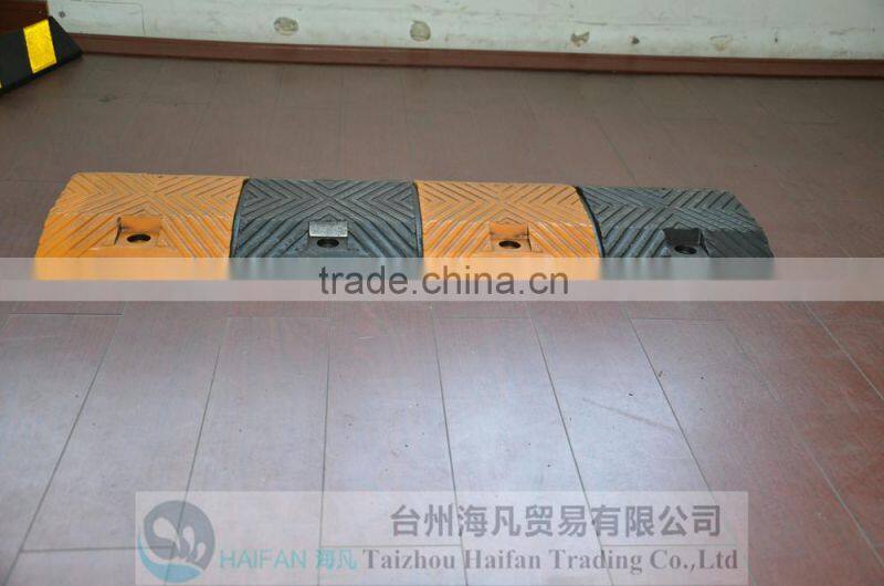 1000*350*45mm traffic road reflective rubber speed hump/ black and yellow Traffic Road reflective rubber speed hump for crossing