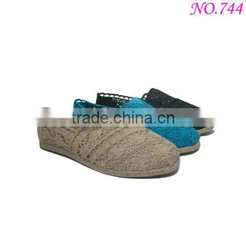women casual flat shoes with pattern in all
