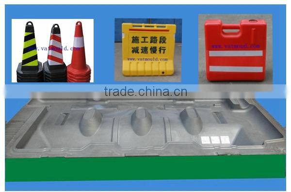 2015 new style fast production speed professional manufacturer road traffic barrier blow mould