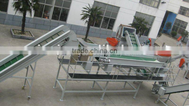 PE flake crushing machine used in recycling line