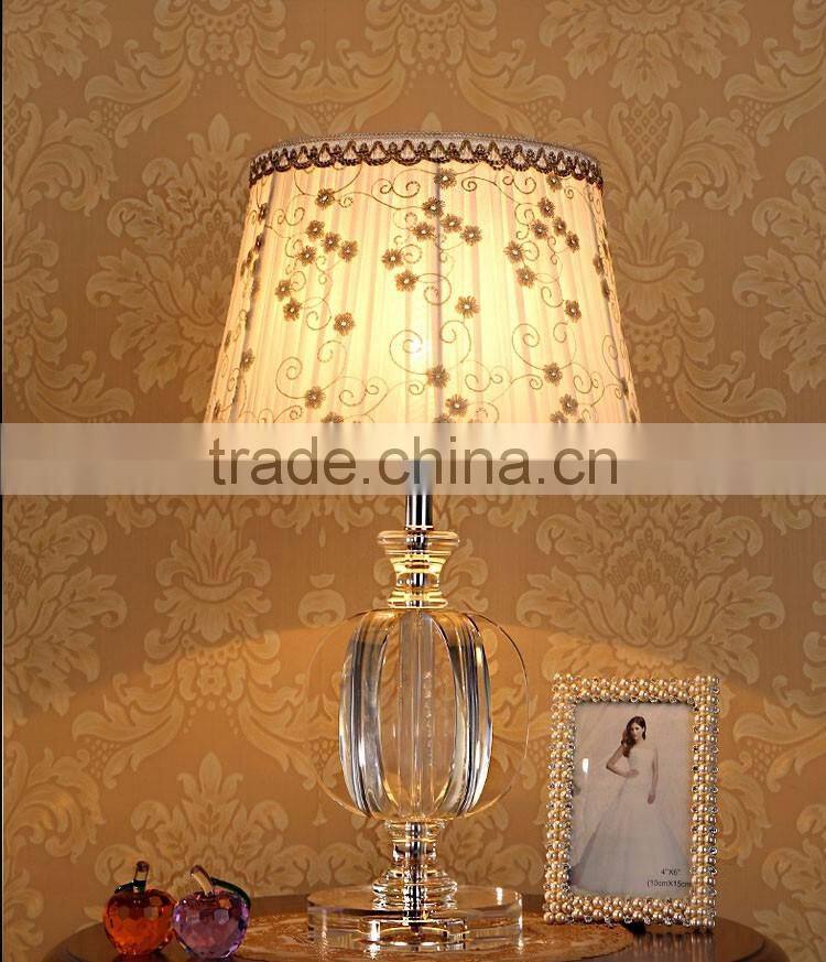 New design European style clear crystal table lamp with lace lampshade