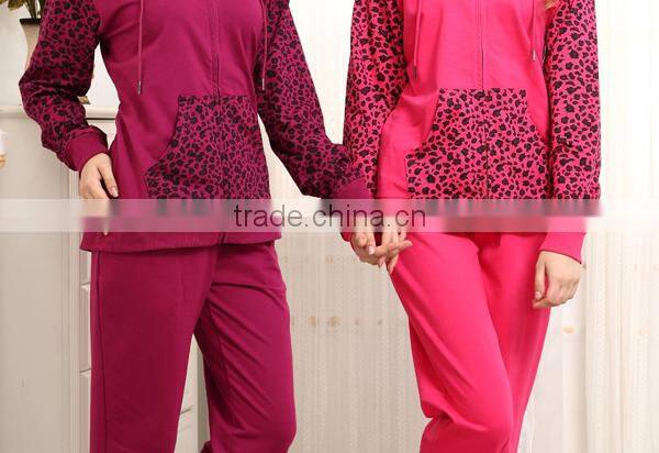 Cute design pajamas for winter Leopard french terry active pajamas with hood and pocket women pajamas