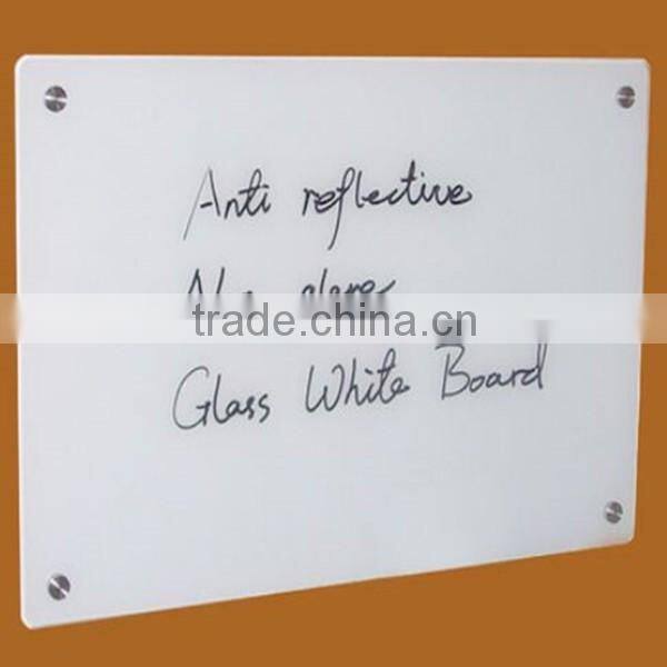 Non glare magnetic whiteboard