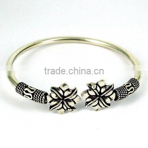 Excellent !! Flower Shape Plain 925 Sterling Silver Bracelet, For Beautiful Wrist, Fresh Silver Jewellery