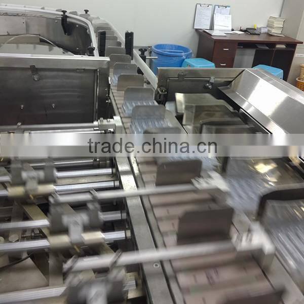 Flat top cleat chain conveyor for paper conveyor