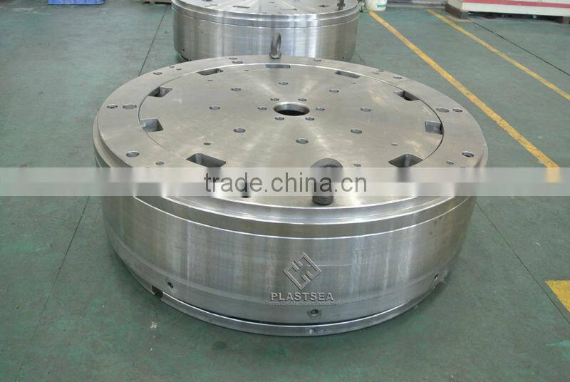 Segmented Tire Molding Machine