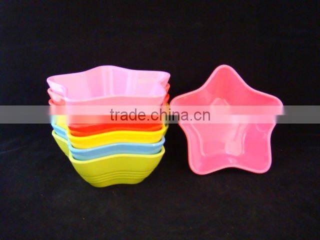 Flower shaped melamine salad bowl