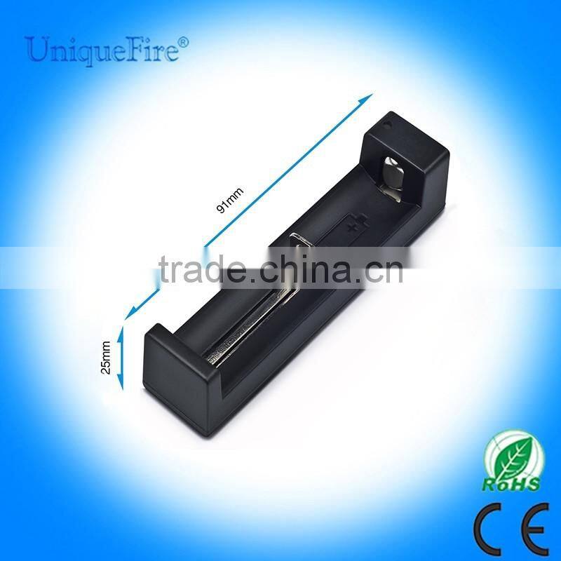 Uniquefire wholesale travel usb battery charger for 18650 26650 battery