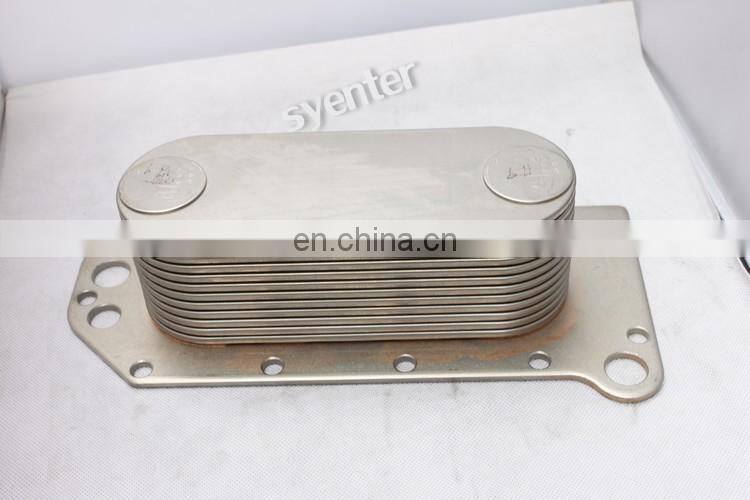 Truck 6CT Diesel Engine Parts Oil Cooler 3943539 3945565 3944463 3906296 3945565 3918175