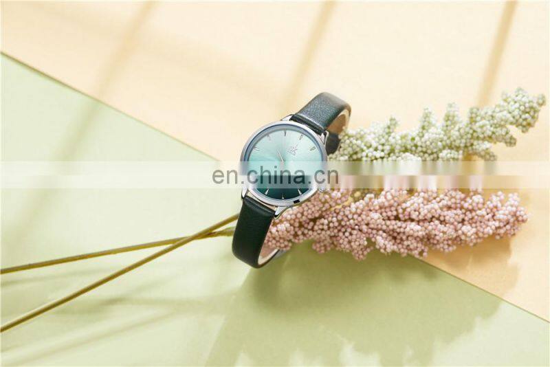 SHENGKE New Fashion Simple Style Temperature Change Color Women Watch Sunray Color Change Men Women Quartz Wristwatches