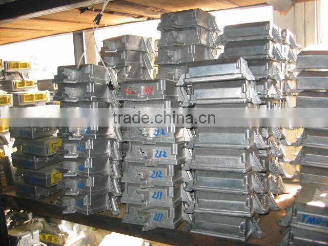 heavy duty truck SINOTRUK howo truck spare parts steering knuckle bracket AZ9100410032