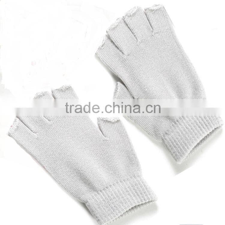 Factory offer wholesale non -slip pilates/yoga gloves