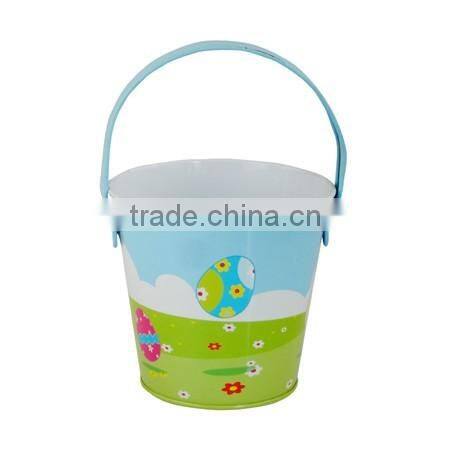 Small metal tin bucket with handle for easter