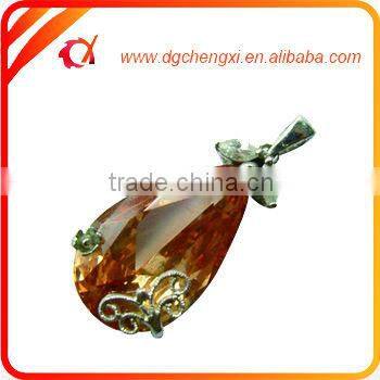 Hot Selling Bling Key-Shaped Crystal Pendant Necklace