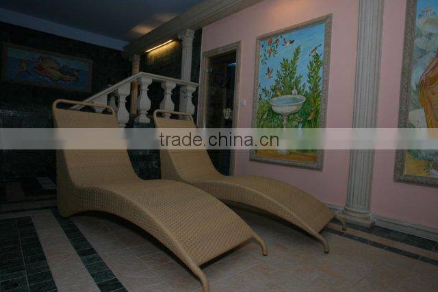 Unique Design Rattan Swimming Pool Lounge Chair In S Shape
