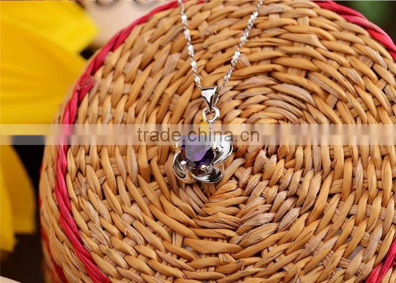 925 Sterling Silver Fashion Flower Shape Pendant with Rhodium Plated