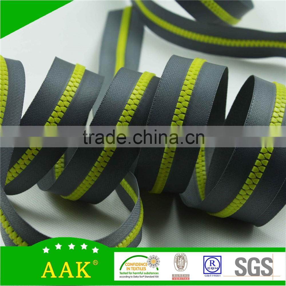 5#Plastic long chain waterproof zipper