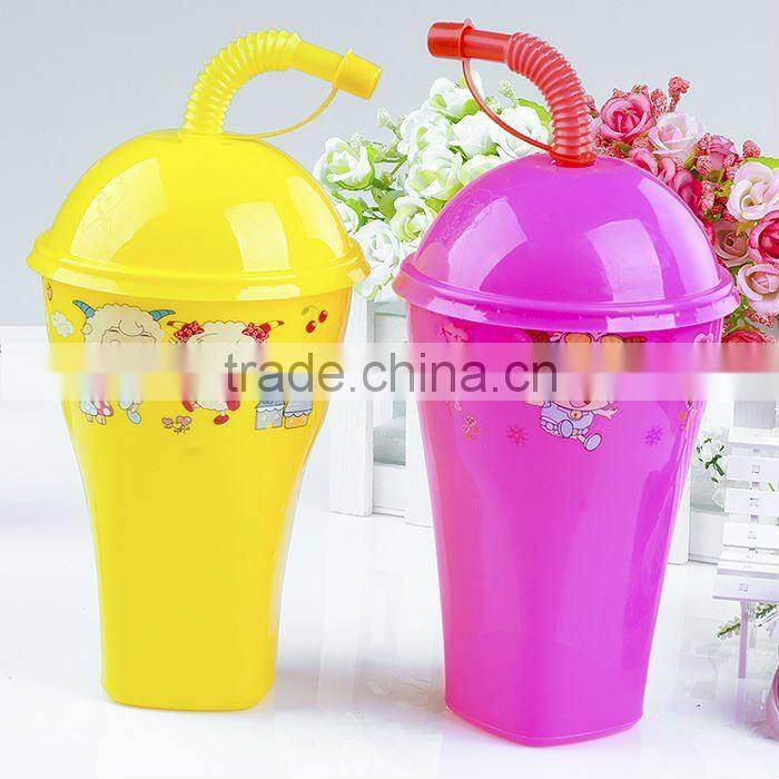 plastic cup with lid and straw