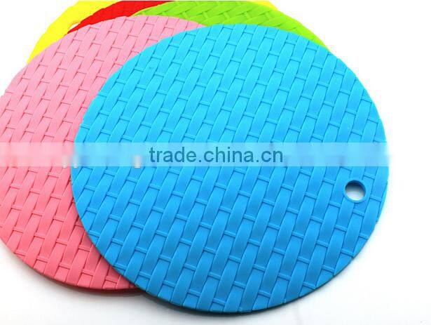 Hot sale FDA and LFGB food grade colorful Round shape non-sick silicone table mat & silicone placemat