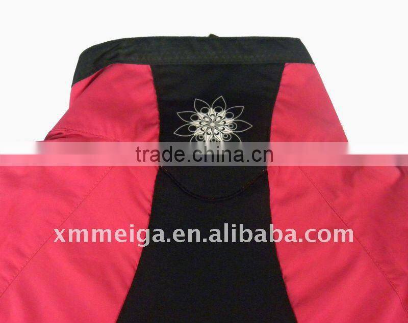 New styles, ladies softshell jacket,100% polyester pongee,waterproof jacket,with reflective print,print in back