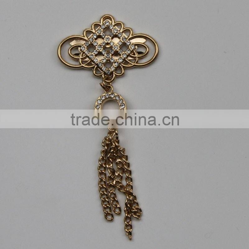 Chinese knot zinc alloy custom rhinestone cheap crystal metal flower brooch