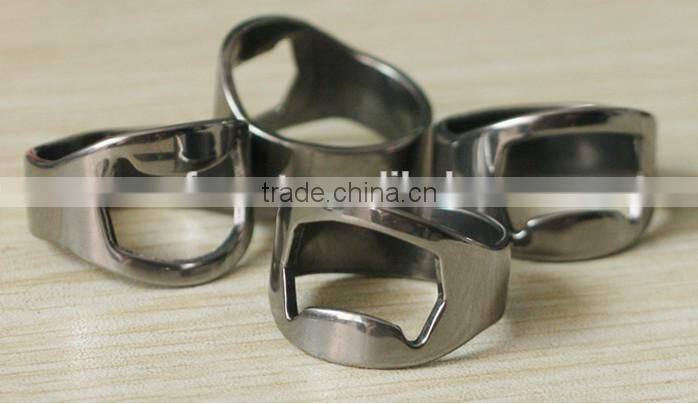 cheap promotional gift multifunctional metal ring shaped beer bottle opener