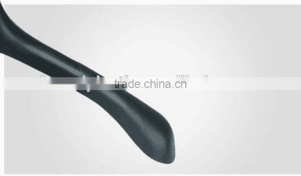 2016 Wholesale plastic hanger with logo with low cost