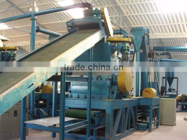 Tire recycling machine