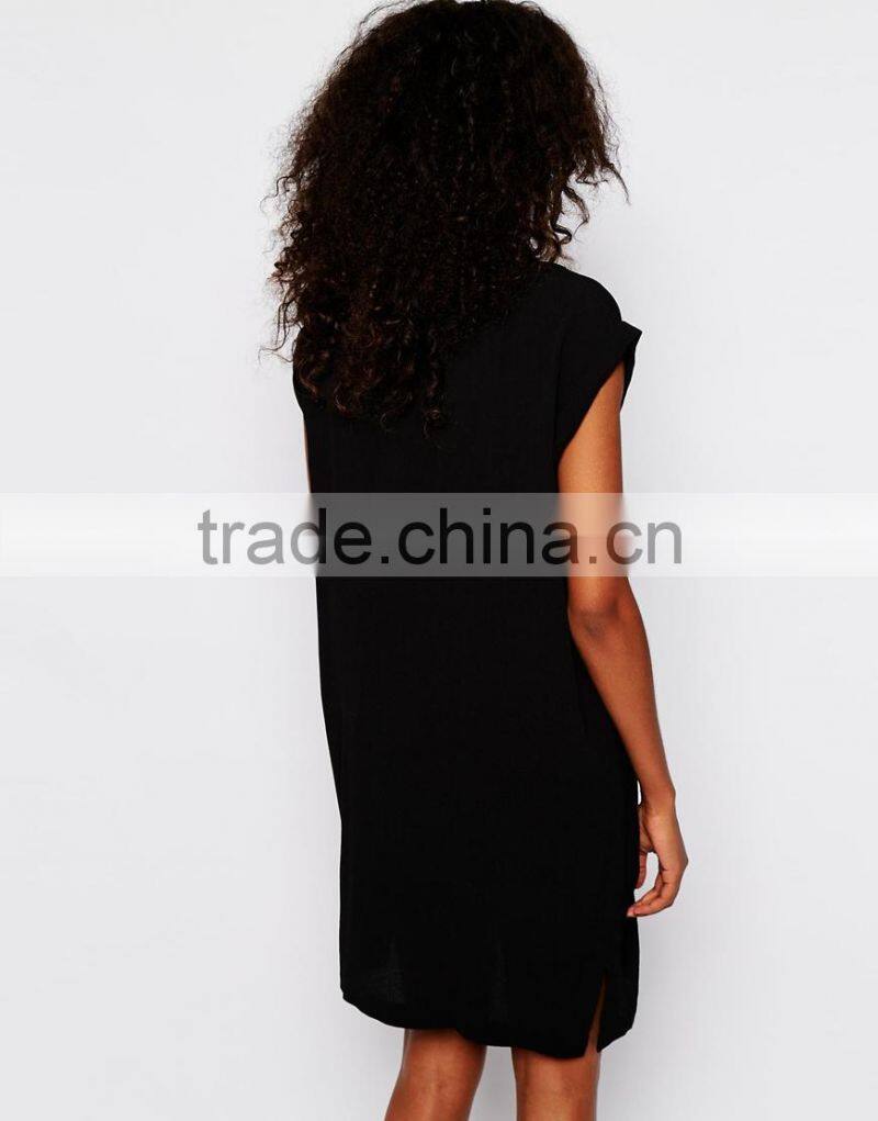 kater Dress with Textured Seam Detail and Short Sleeves
