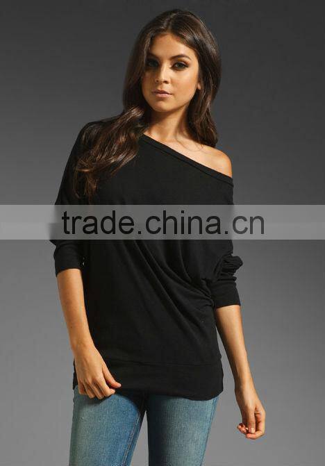 off shoulder loose t-shirt