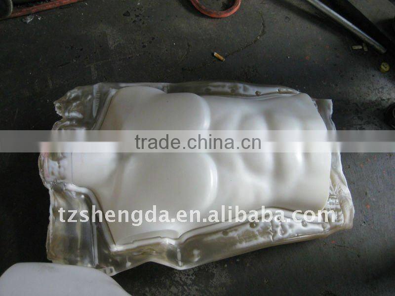 machine for blow moulded plastic mannequine