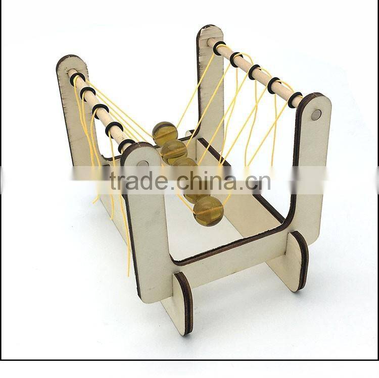 Educational School Lesson Use Wooden Base Newton's Cradle