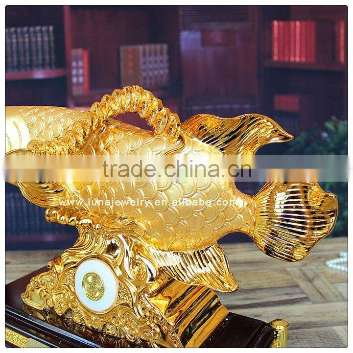 Gold Color Chinese Fengshui fish statue ,resin animal statue for home decoration