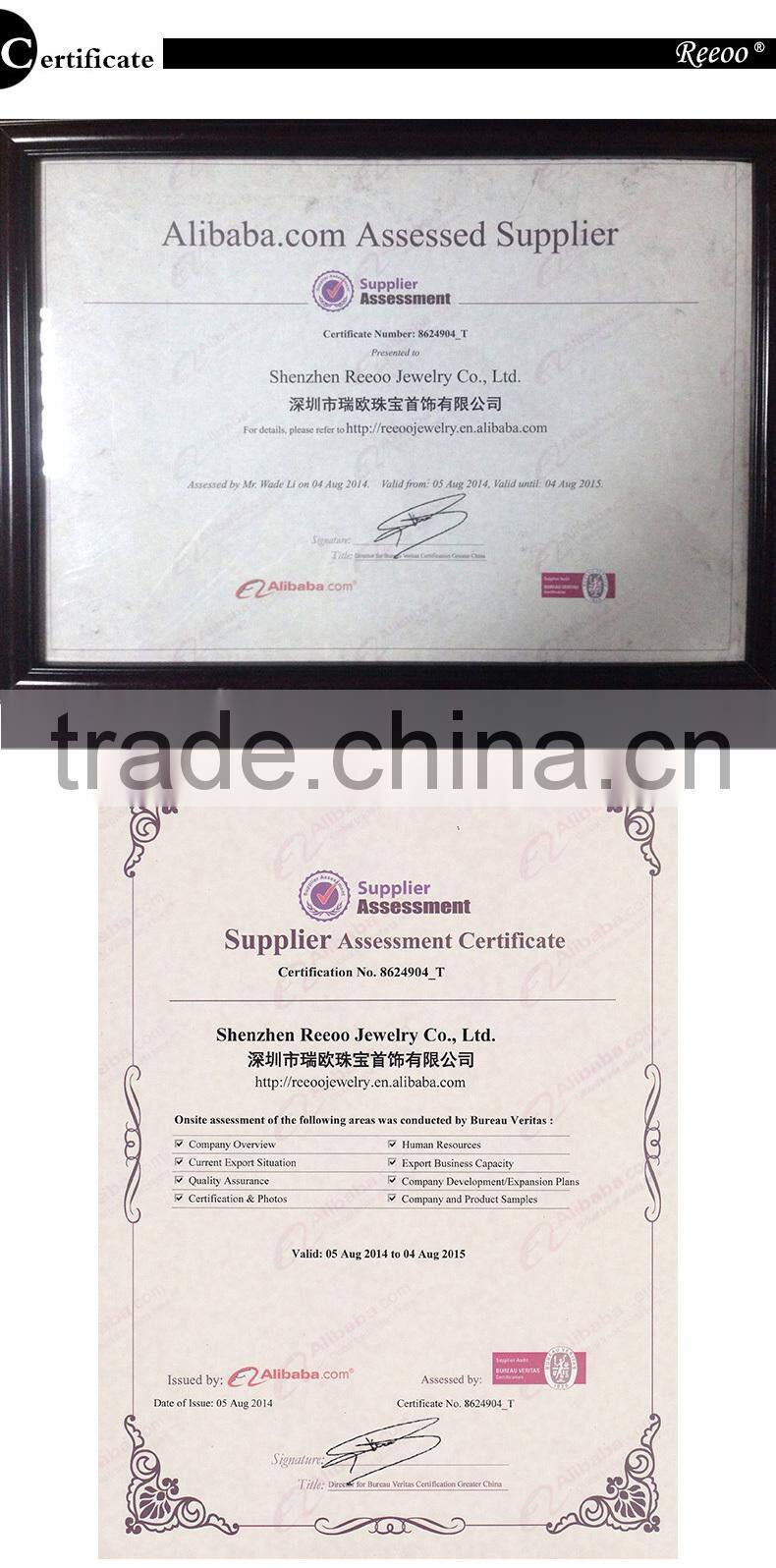 elegent pendent faux bijoux