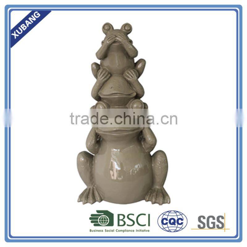 Promotion Poly Resin 3 Frogs Pyramid Figurine