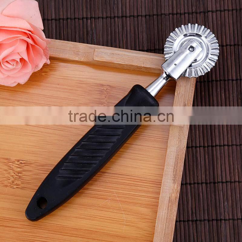 New design best quality stainless steel PP handle kitchen factory price pizza cutter