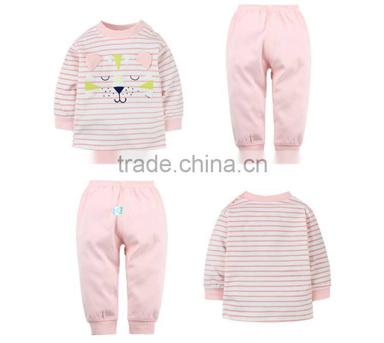 Wholesale fashion baby clothing set children sleep suit with lovely pattern