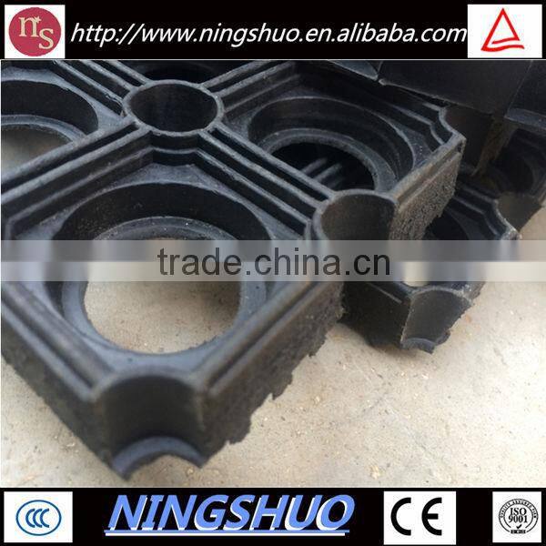 China factory of high quality black color anti slip grass rubber mat