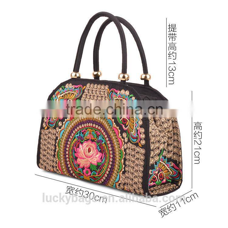 2016 Hot sell woman fashion handbag with wooden beads bag embroidery handbag vanity