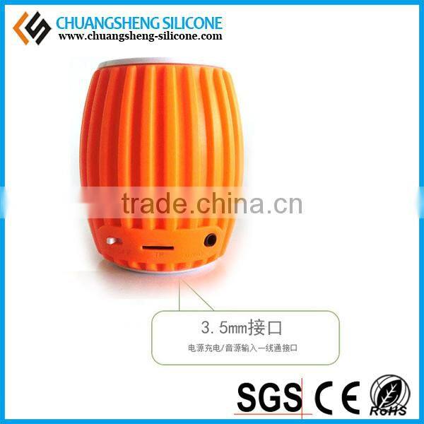 Portable travel mini bluetooth speaker with fm radio for stage or home