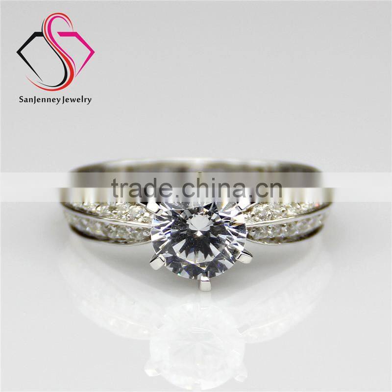 Round Brilliant Cut Moissanite 1CT 6.5mm Center Star Accents 14k 18k White Yellow Gold Diamond Engagement Ring