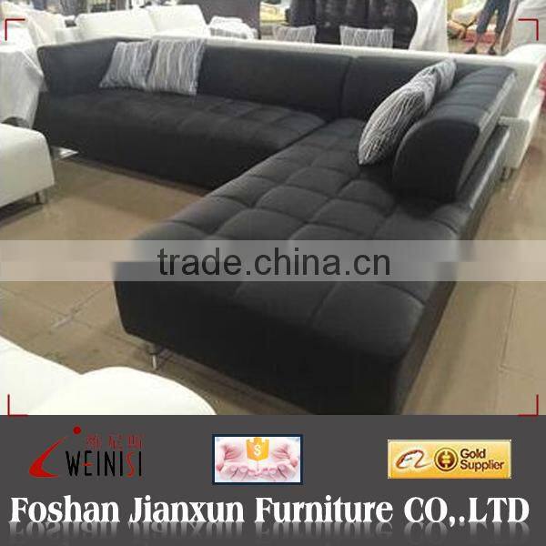 LF521 sofa with pillows
